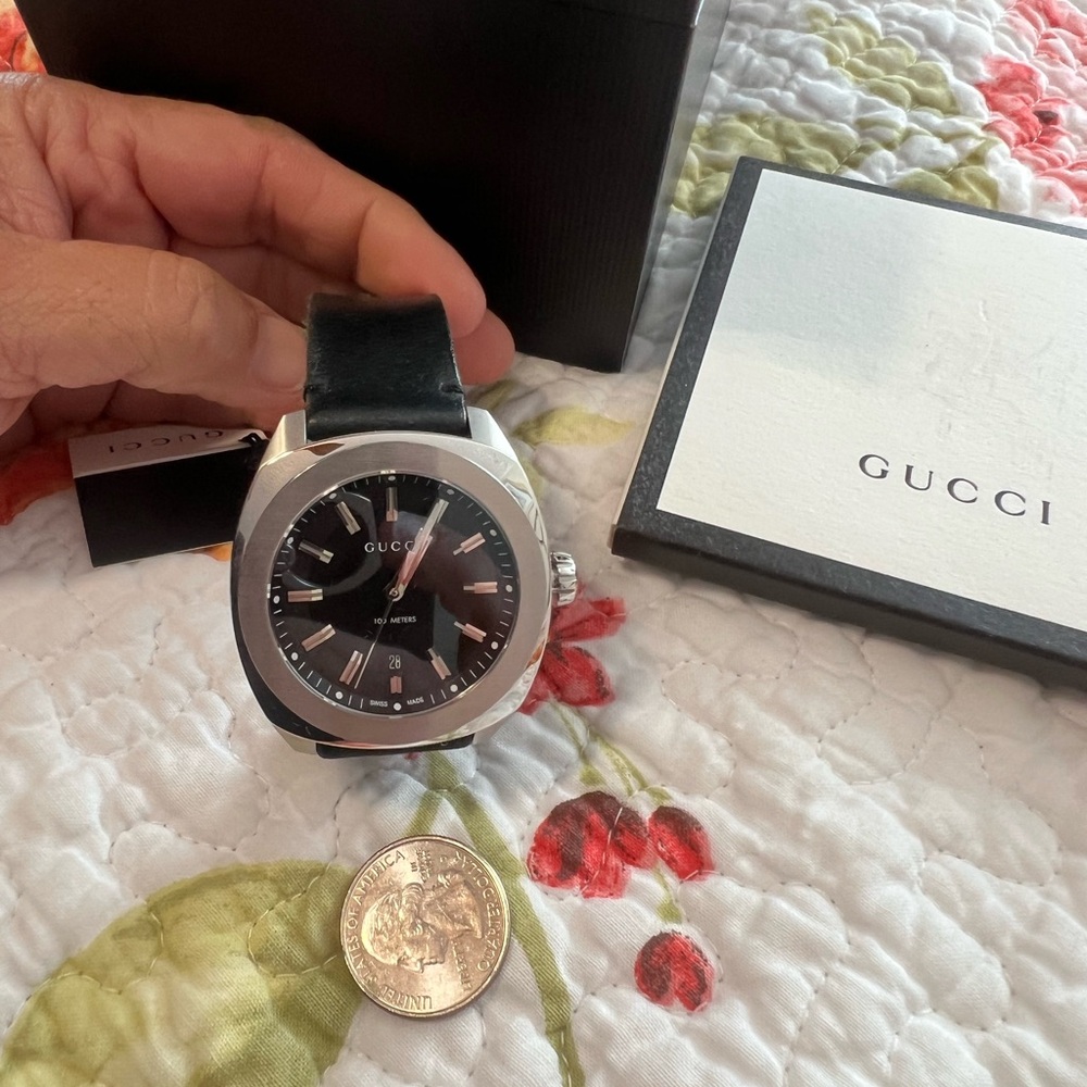Gucci Black and Silver Watch - Picture 3 of 9